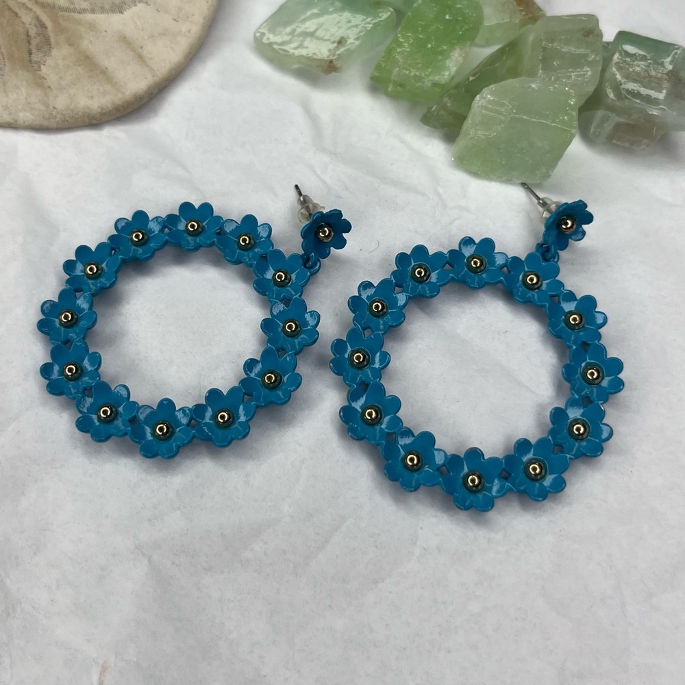 Blue Daisy Hoops 💫 - Picture 6 of 10